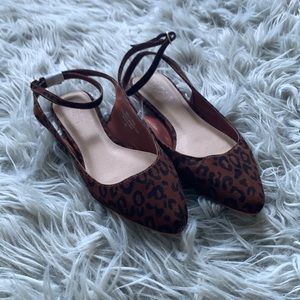 LOFT size 5 leopard ankle flat